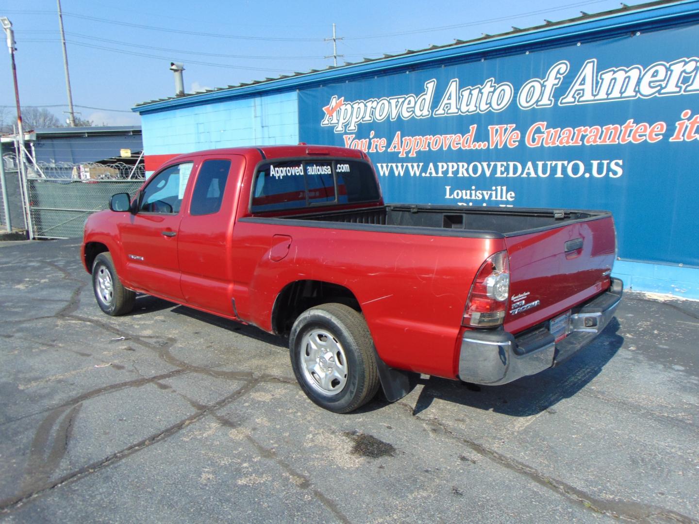 2009 Red Toyota Tacoma Access Cab (5TETX22N49Z) with an 4-Cyl 2.7 Liter engine, Manual, 5-Spd w/Overdrive transmission, located at 2105 Dixie Hwy, Louisville, KY, 40210, (502) 772-3333, 38.220932, -85.795441 - Photo#11